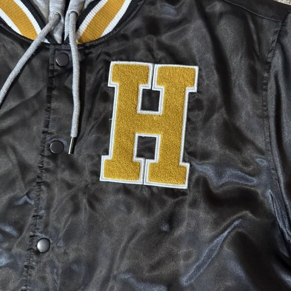 Harry Potter Hufflepuff Jacket Mens XL Black Gold Varsity Hooded House Crest XL - Picture 2 of 10